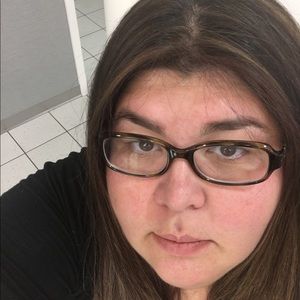 Meet your Posher, Yasmina